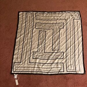 NWT Lafayette 148 New York Silk Scarf Nordstrom Brand